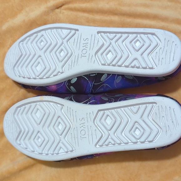 Toms - Picture 6 of 8